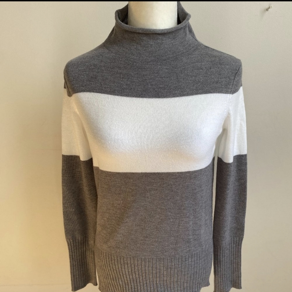 French Connection rolled turtleneck grey white sweater Xsmall